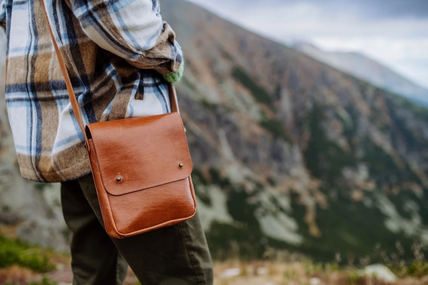 Cartoon Bag Store -Cartoon Bag Store shutterstock 2336636013 scaled